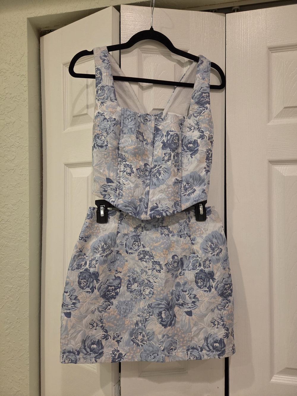 Yllw The Label Floral Two-Piece Set in Light Blue & Pink - Picture 7 of 13